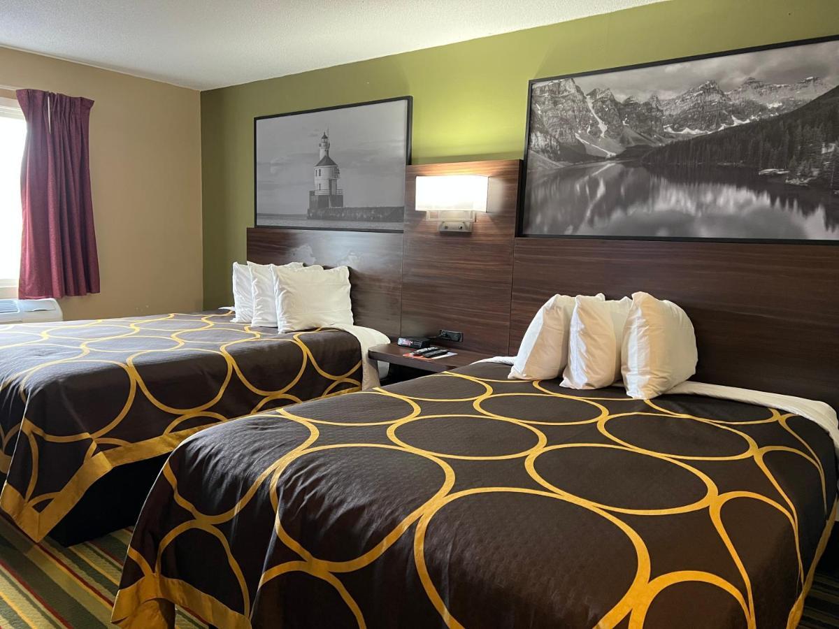 Super 8 By Wyndham Superior Wi Hotel Ngoại thất bức ảnh
