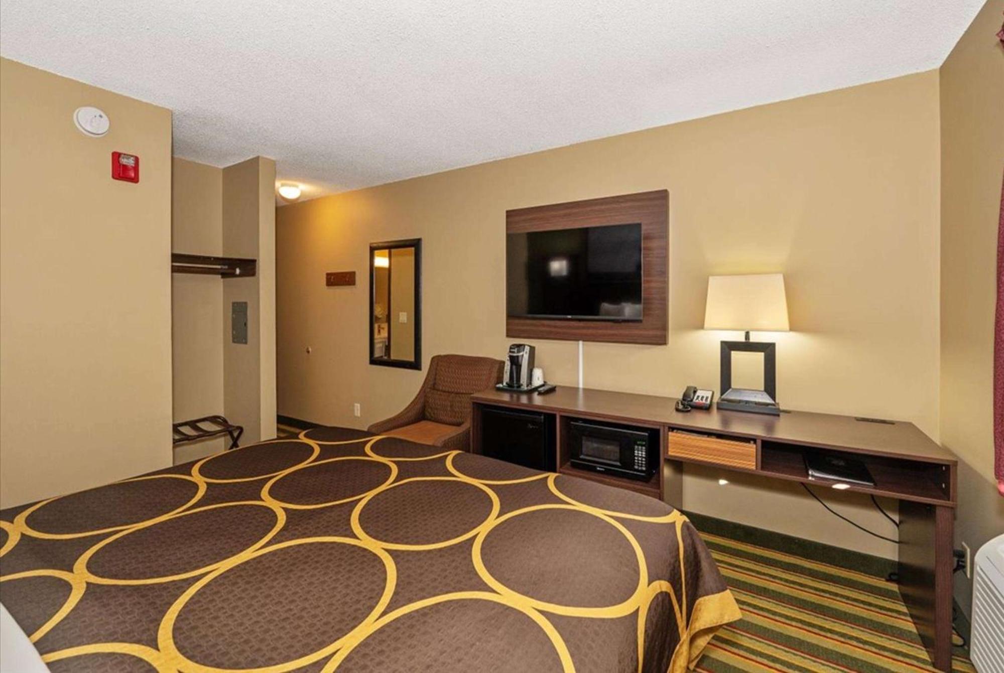 Super 8 By Wyndham Superior Wi Hotel Ngoại thất bức ảnh